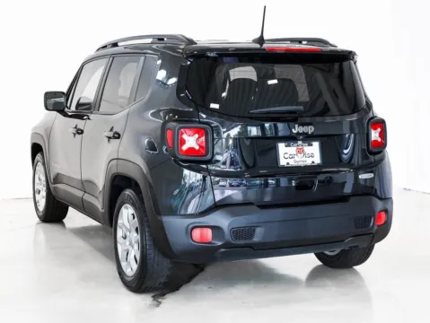 More photos of 2018 Jeep Renegade Latitude at CarWise Gurnee, IL