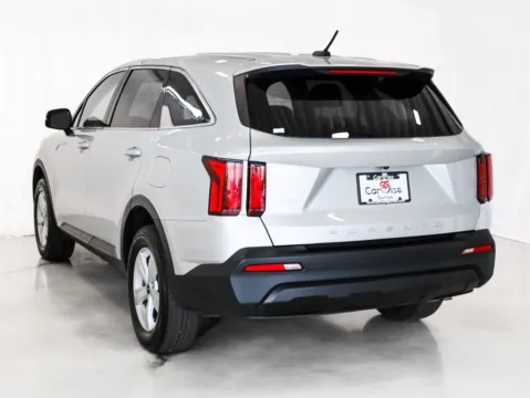 More photos of 2022 Kia Sorento LX at CarWise Gurnee, IL