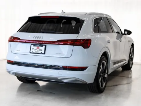 More photos of 2022 Audi e-tron Premium Plus at CarWise Gurnee, IL