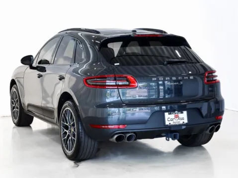 More photos of 2018 Porsche Macan S at CarWise Gurnee, IL