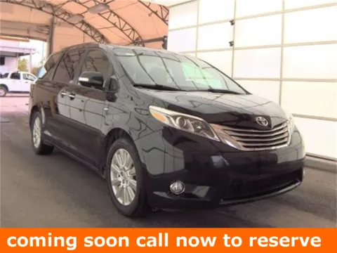 Black 2017 Toyota Sienna Limited Premium for sale in Gurnee, IL