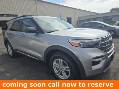 Silver 2022 Ford Explorer XLT for sale in Gurnee, IL