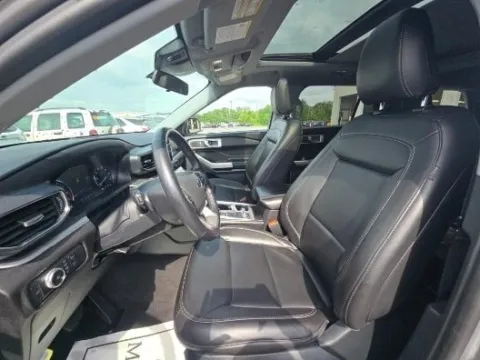 Another view of 2022 Ford Explorer XLT for sale in Gurnee, IL at CarWise Gurnee