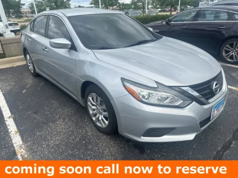 Silver 2016 Nissan Altima 2.5 S for sale in Gurnee, IL