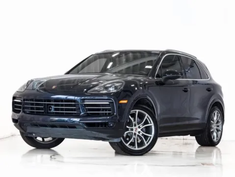 Another view of 2020 Porsche Cayenne for sale in Gurnee, IL at CarWise Gurnee