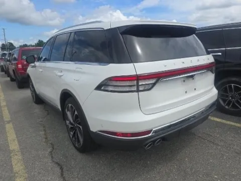 Photos of 2021 Lincoln Aviator Reserve for sale in Gurnee, IL at CarWise Gurnee