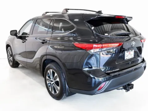 More photos of 2022 Toyota Highlander XLE at CarWise Gurnee, IL