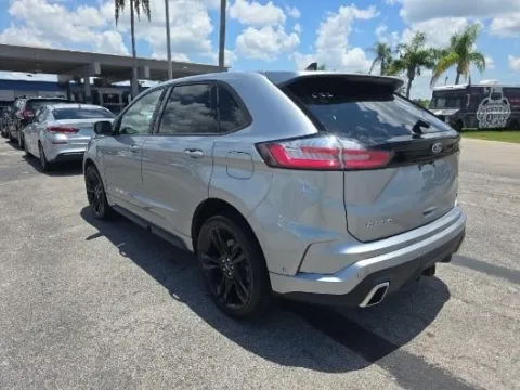 Photos of 2020 Ford Edge ST for sale in Gurnee, IL at CarWise Gurnee