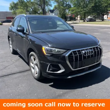 Black 2020 Audi Q3 Premium for sale in Gurnee, IL