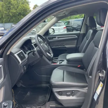Another view of 2021 Volkswagen Atlas 3.6L V6 SE w/Technology for sale in Gurnee, IL at CarWise Gurnee