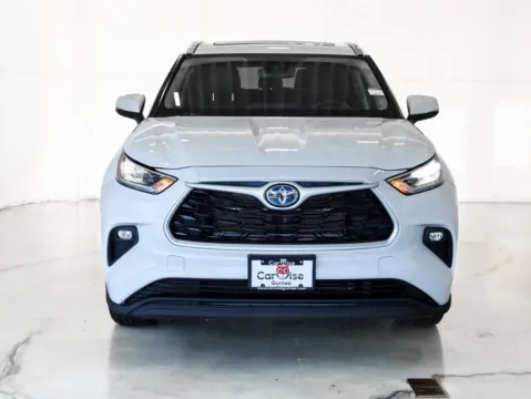 Photos of 2022 Toyota Highlander Hybrid XLE for sale in Gurnee, IL at CarWise Gurnee