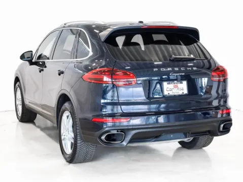 More photos of 2018 Porsche Cayenne at CarWise Gurnee, IL