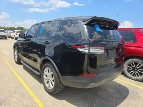 Photos of 2019 Land Rover Discovery SE for sale in Gurnee, IL at CarWise Gurnee