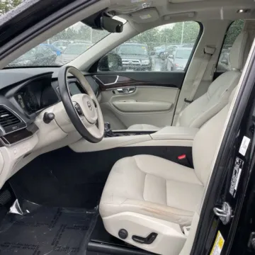 Another view of 2019 Volvo XC90 T6 Momentum for sale in Gurnee, IL at CarWise Gurnee