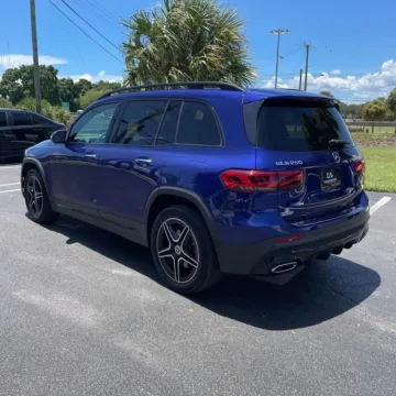 Photos of 2020 Mercedes-Benz GLB 250 for sale in Gurnee, IL at CarWise Gurnee