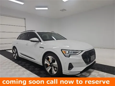 White 2023 Audi e-tron Premium Plus for sale in Gurnee, IL