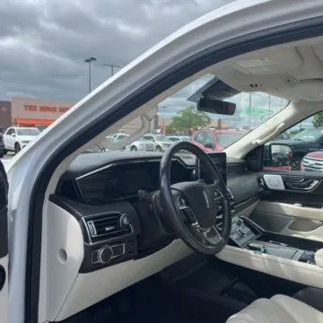 Another view of 2020 Lincoln Navigator Black Label for sale in Gurnee, IL at CarWise Gurnee