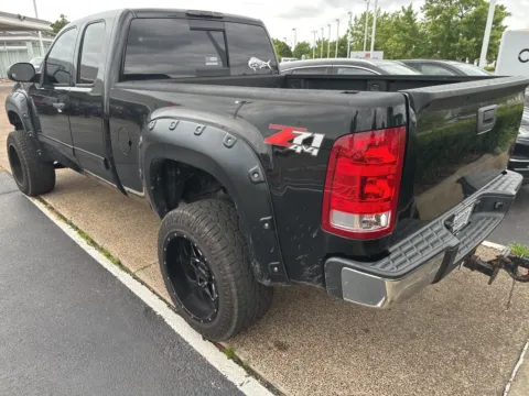 Photos of 2011 GMC Sierra 1500 SLE for sale in Gurnee, IL at CarWise Gurnee