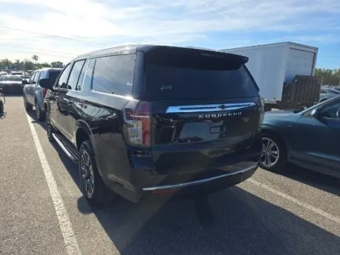 Photos of 2021 Chevrolet Suburban LT for sale in Gurnee, IL at CarWise Gurnee