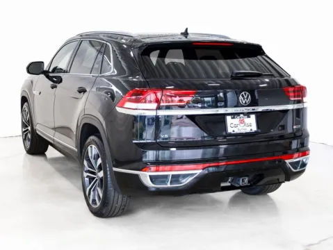More photos of 2021 Volkswagen Atlas Cross Sport 3.6L V6 SEL Premium R-Line at CarWise Gurnee, IL