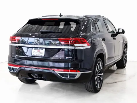 More photos of 2021 Volkswagen Atlas Cross Sport 3.6L V6 SEL Premium R-Line at CarWise Gurnee, IL