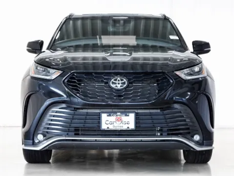 Photos of 2022 Toyota Highlander XSE for sale in Gurnee, IL at CarWise Gurnee