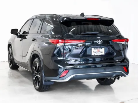 More photos of 2022 Toyota Highlander XSE at CarWise Gurnee, IL