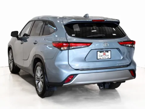 More photos of 2021 Toyota Highlander Platinum at CarWise Gurnee, IL