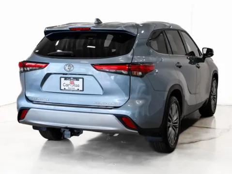 More photos of 2021 Toyota Highlander Platinum at CarWise Gurnee, IL
