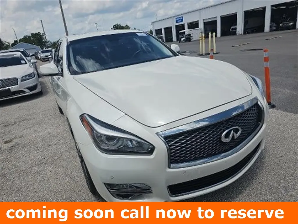 2018 INFINITI Q70 3.7X