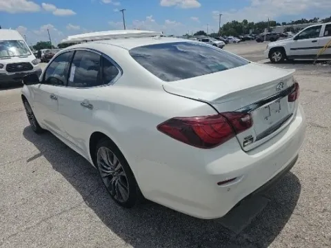 Photos of 2018 INFINITI Q70 3.7X for sale in Gurnee, IL at CarWise Gurnee