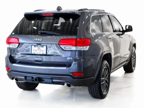 More photos of 2020 Jeep Grand Cherokee Overland at CarWise Gurnee, IL