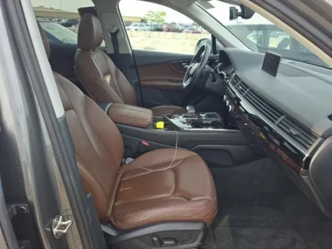 Another view of 2017 Audi Q7 3.0T Premium for sale in Gurnee, IL at CarWise Gurnee