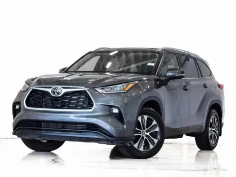 Another view of 2022 Toyota Highlander XLE for sale in Gurnee, IL at CarWise Gurnee