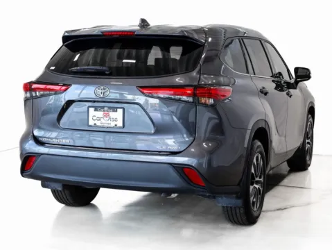 More photos of 2022 Toyota Highlander XLE at CarWise Gurnee, IL