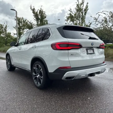 Photos of 2021 BMW X5 xDrive40i for sale in Gurnee, IL at CarWise Gurnee