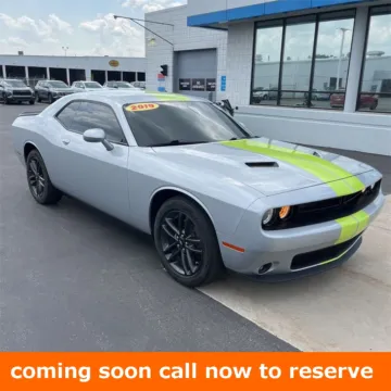 Gray 2019 Dodge Challenger SXT for sale in Gurnee, IL