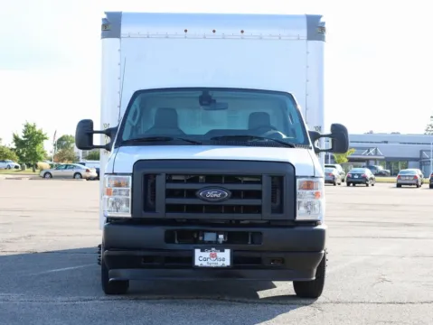 Photos of 2021 Ford E-350SD for sale in Gurnee, IL at CarWise Gurnee