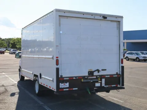 More photos of 2021 Ford E-350SD at CarWise Gurnee, IL