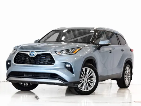Another view of 2023 Toyota Highlander Hybrid Platinum for sale in Gurnee, IL at CarWise Gurnee