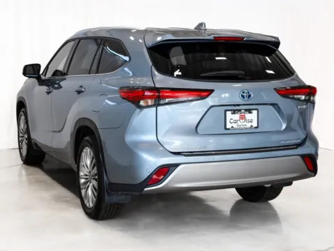 More photos of 2023 Toyota Highlander Hybrid Platinum at CarWise Gurnee, IL