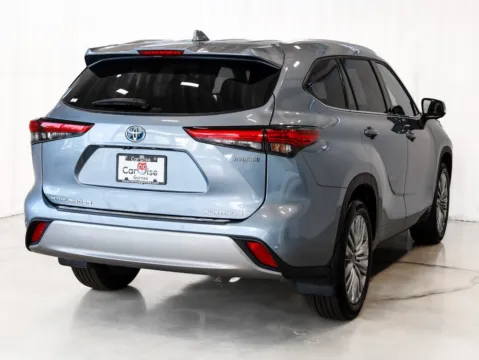 More photos of 2023 Toyota Highlander Hybrid Platinum at CarWise Gurnee, IL