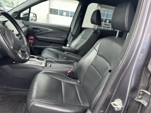Another view of 2019 Honda Passport EX-L for sale in Gurnee, IL at CarWise Gurnee