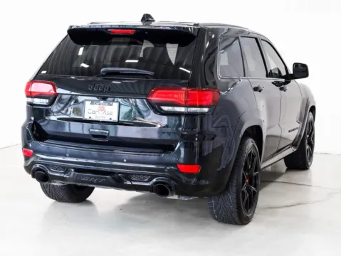 More photos of 2019 Jeep Grand Cherokee SRT at CarWise Gurnee, IL