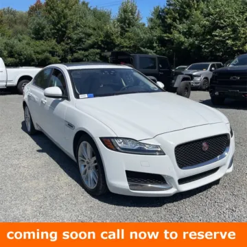 White 2017 Jaguar XF 35t Prestige for sale in Gurnee, IL