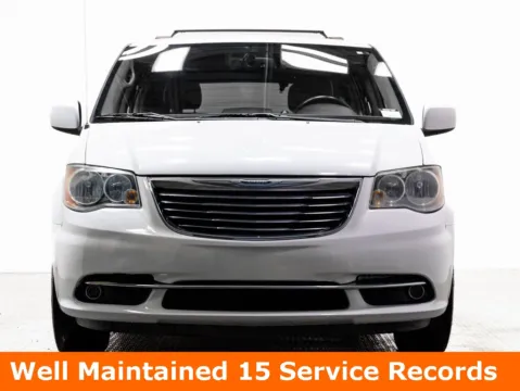 Photos of 2016 Chrysler Town & Country Touring for sale in Gurnee, IL at CarWise Gurnee