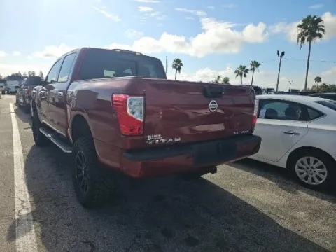 Photos of 2019 Nissan Titan SL for sale in Gurnee, IL at CarWise Gurnee
