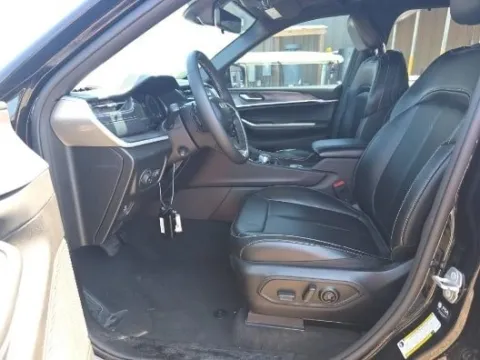 Another view of 2024 Jeep Grand Cherokee L Limited for sale in Gurnee, IL at CarWise Gurnee