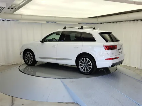 More photos of 2019 Audi Q7 55 Prestige at CarWise Gurnee, IL