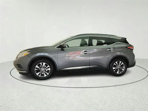More photos of 2016 Nissan Murano SV at CarWise Gurnee, IL
